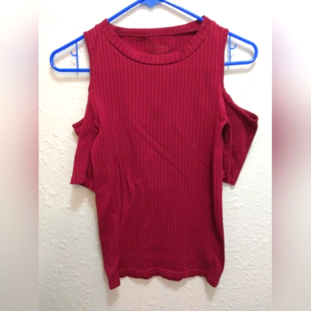 Ida Fashion Ribbed Cold Shoulder Tee
